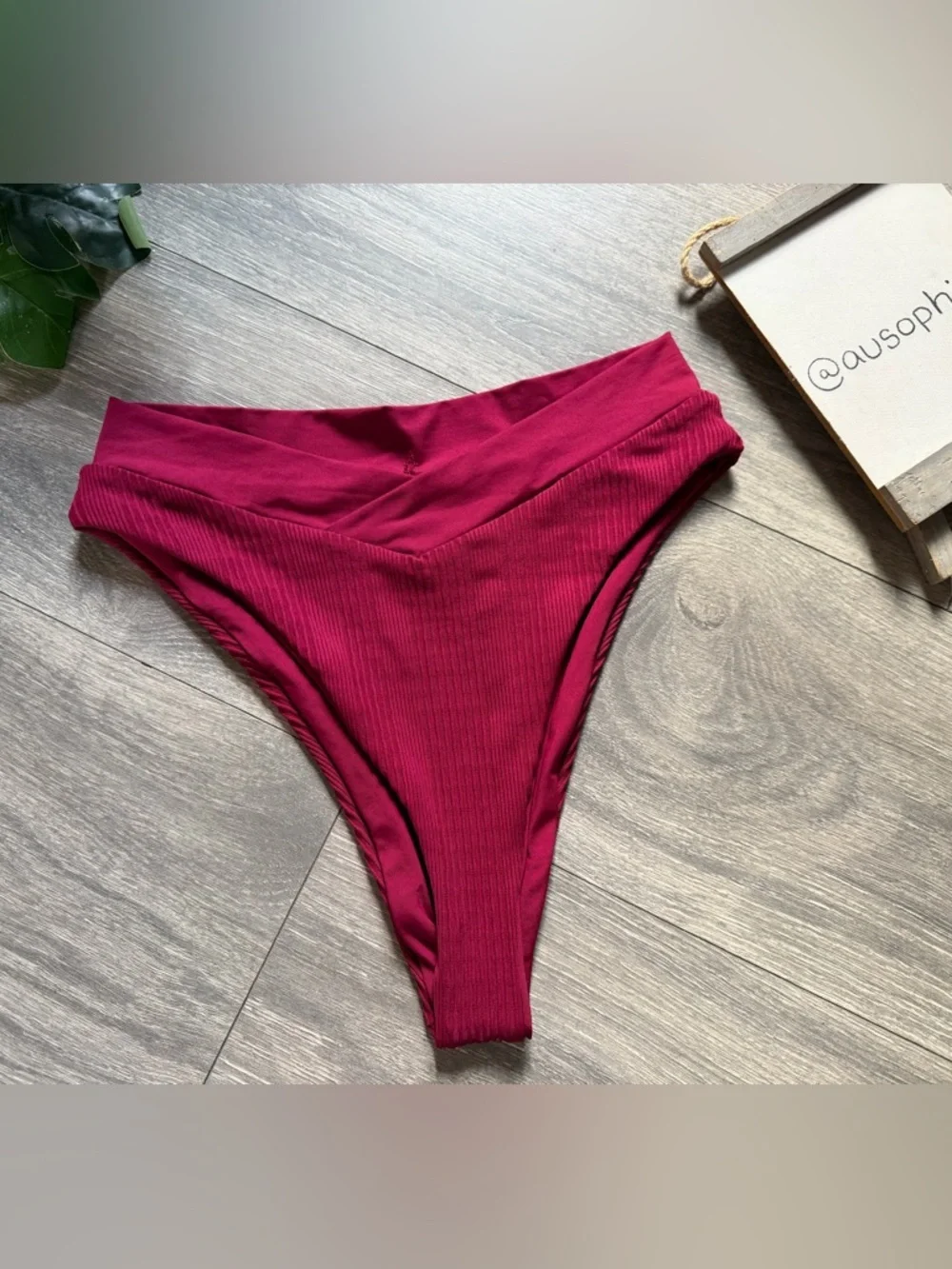 L*space Court Bitsy Ribbed Bikini Bottoms Pointelle Rib in  Berry. Size M
